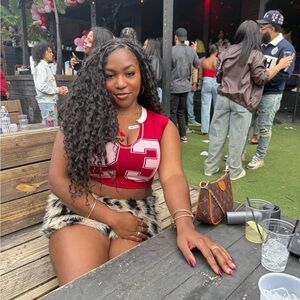 Meet your Posher, Seymone